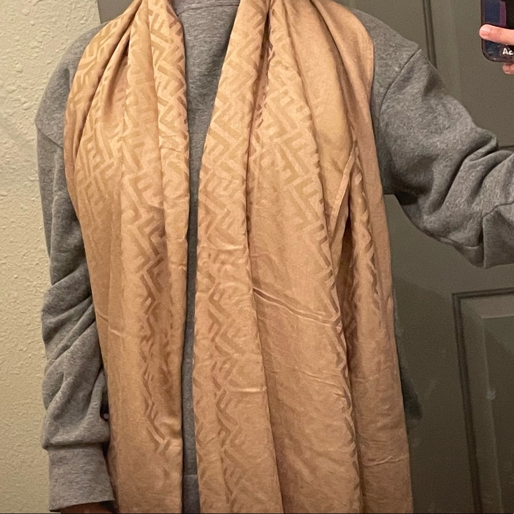 Fendi scarf fringe edge beige tan